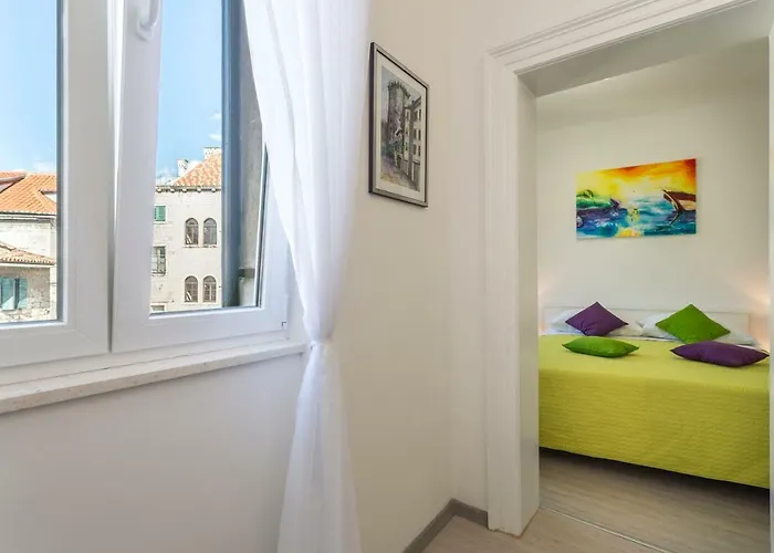 アパート Old Town Tower