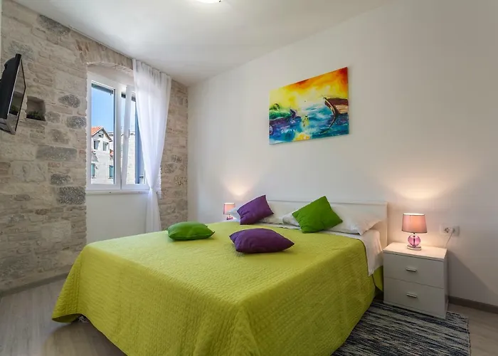 アパート Old Town Tower スプリト