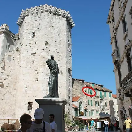 Old Town Tower Apartment *