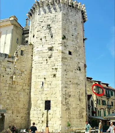 Old Town Tower Apartment *