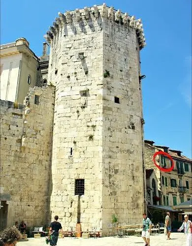 Old Town Tower شقة *